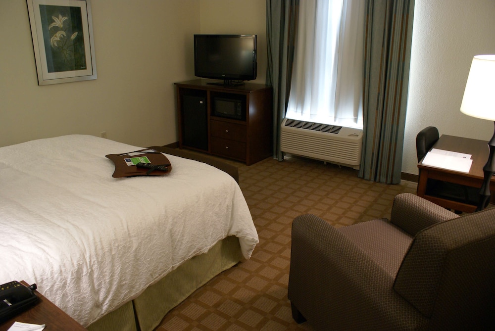 Hampton Inn & Suites Center — Center — photo 5