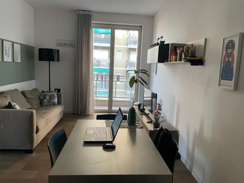 Confortevole bilocale in Largo Marinai d'Italia — 4-Star Luxury Hotel in Milan, Italy