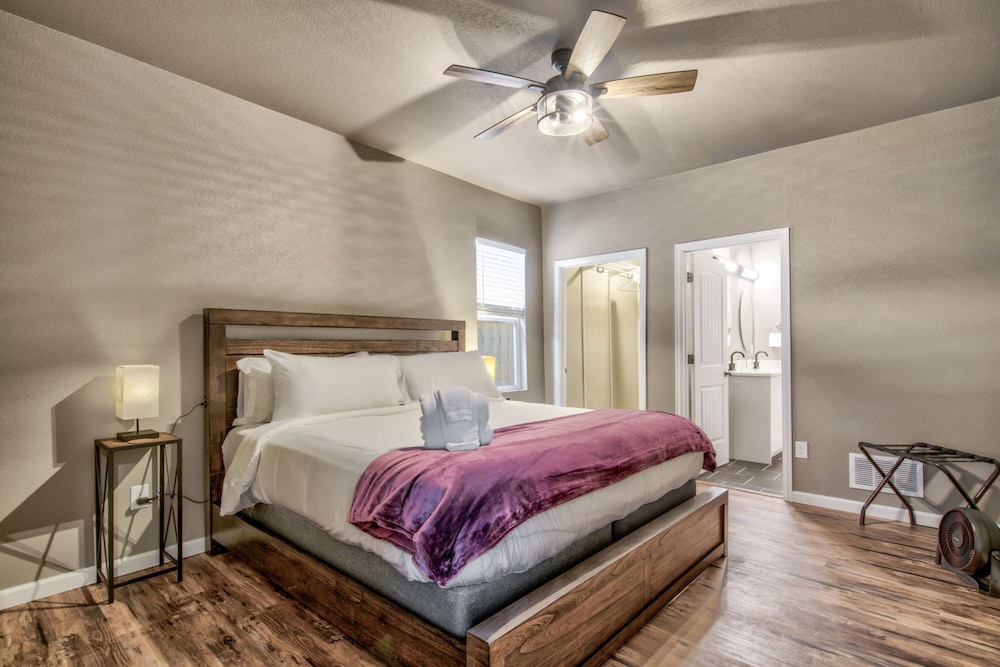 3brdowntown Get Awaywalking Distance in Colorado Springs, United States