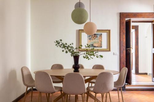 iFlat Trevi Fountain's roomy&friendly apartment — 4-Star Luxury Hotel in Rome, Italy