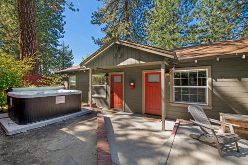 Manzanita Holiday — South Lake Tahoe