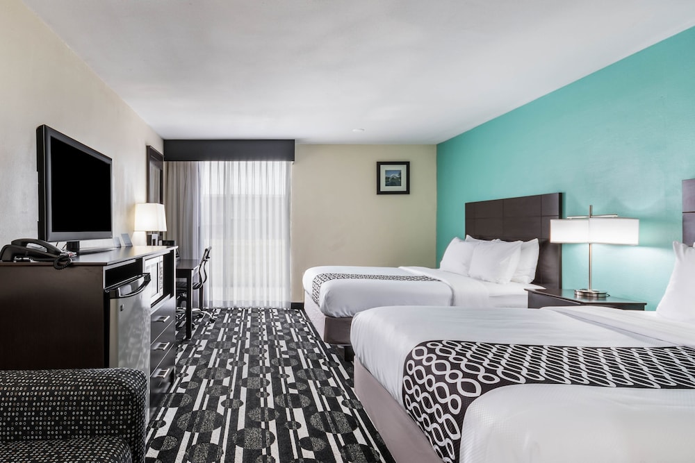 Bricktown Hotel & Extended Stay - photo 10