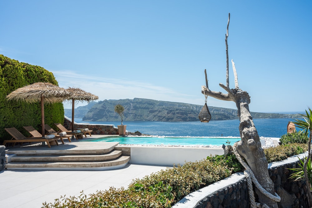 Oia Sunset Villas & Swinging Sunset Villa — 4-Star Luxury Hotel in Oia, Greece