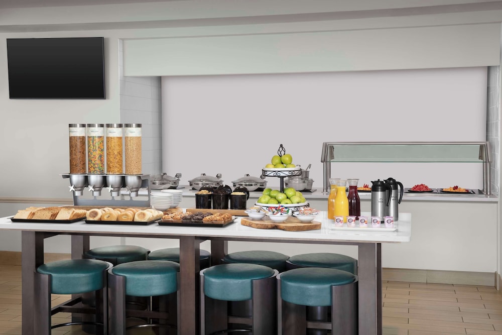 Hilton Garden Inn Hoffman Estates - photo 26