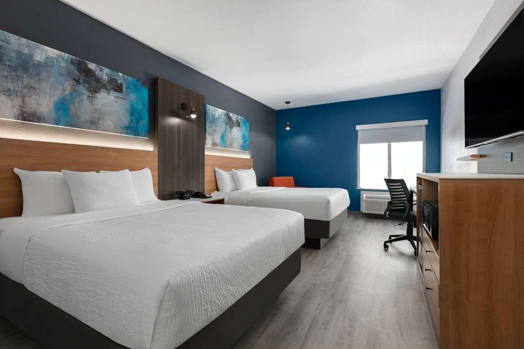 La Quinta Inn & Suites by Wyndham Ft. Worth Burleson - photo 8