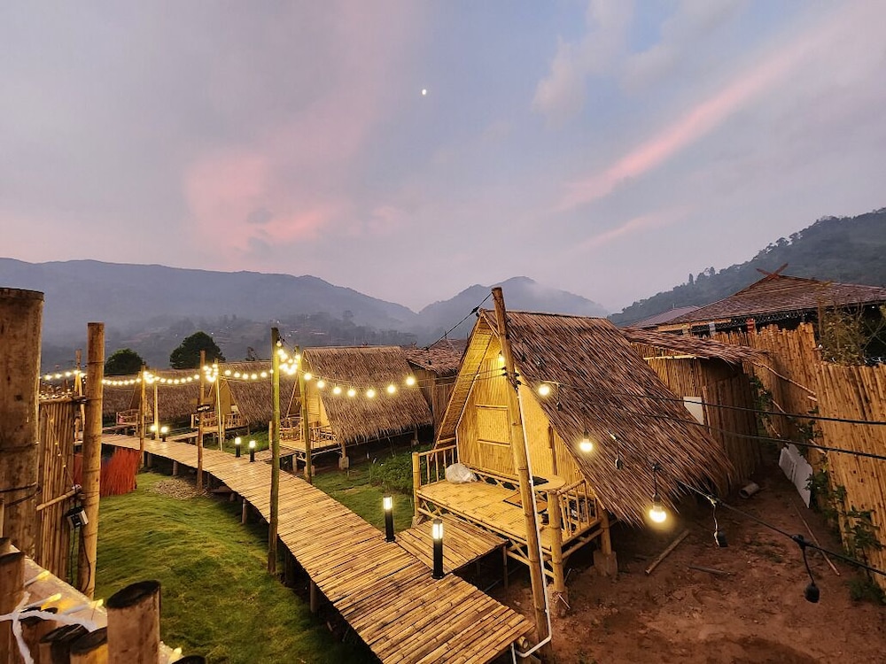 Yellowstone Camps Resort Sapan — hotel in Bo Kluea