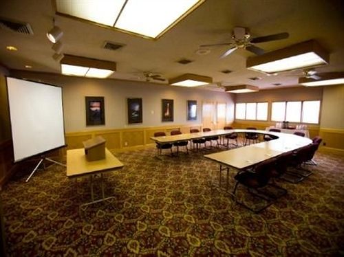 Chase Suite Hotel - photo 4