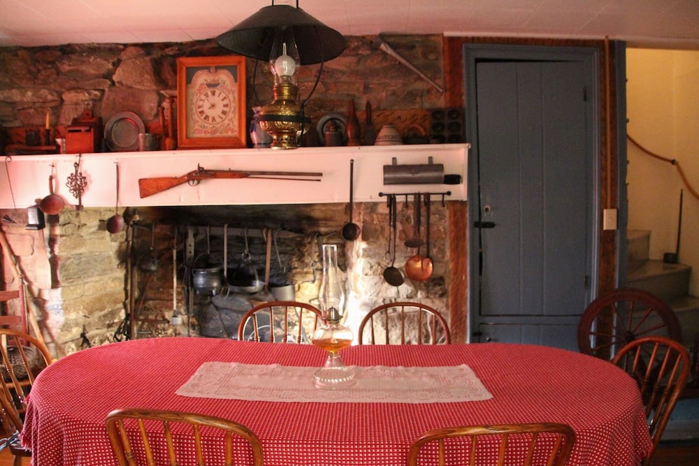 Hickory Bridge Farm Restaurant - photo 31
