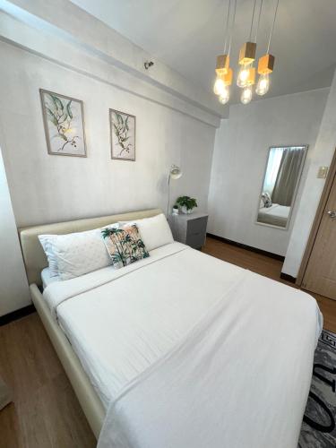 2 Bed Apartment in Near Airport Paranaque — 4-Star Luxury Hotel in Manila, Philippines