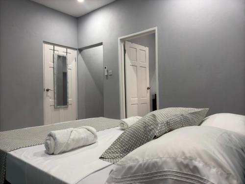 Hilltop Condos Unit #2 — 4-Star Luxury Hotel in Gros Islet, Saint Lucia