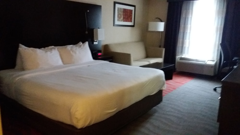 Holiday Inn Express Hotel & Suites Waterford by IHG - photo 37