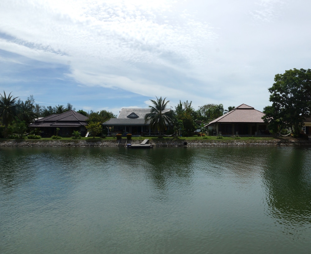 Rayong Rental Pool Villas 5664301 — Klaeng