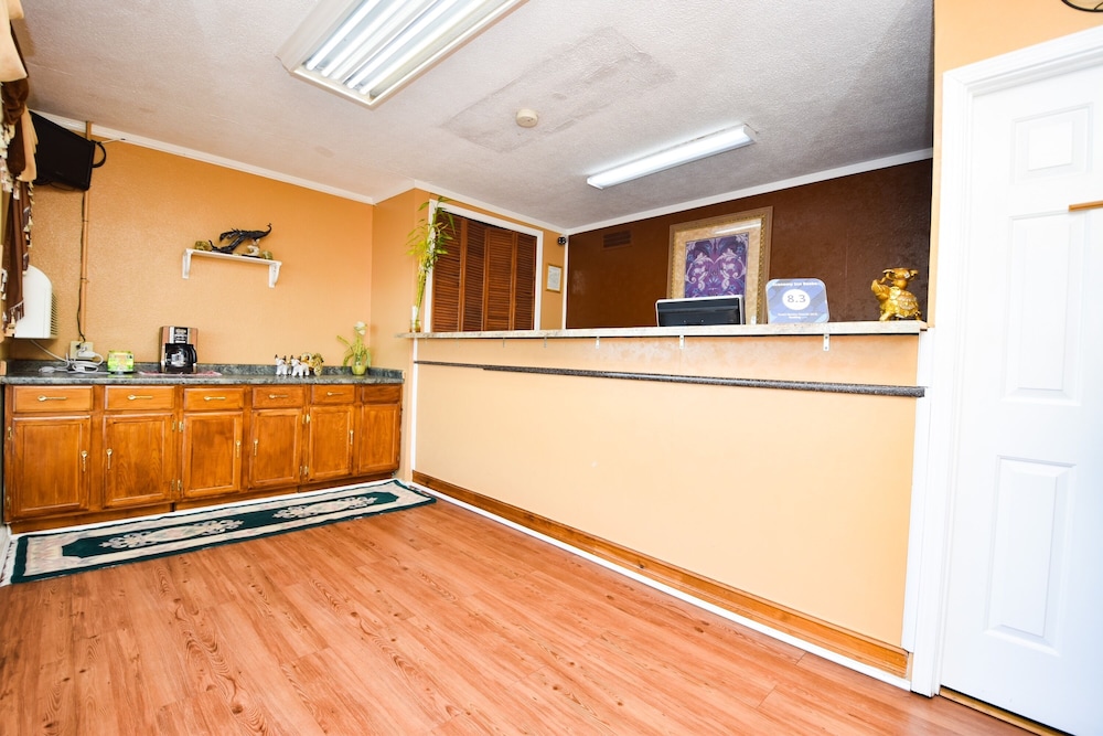 Economy Inn Beebe - photo 3