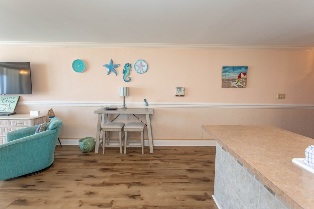 Royal Garden Resort 401 3 Bedroom Condo by Redawning - photo 32