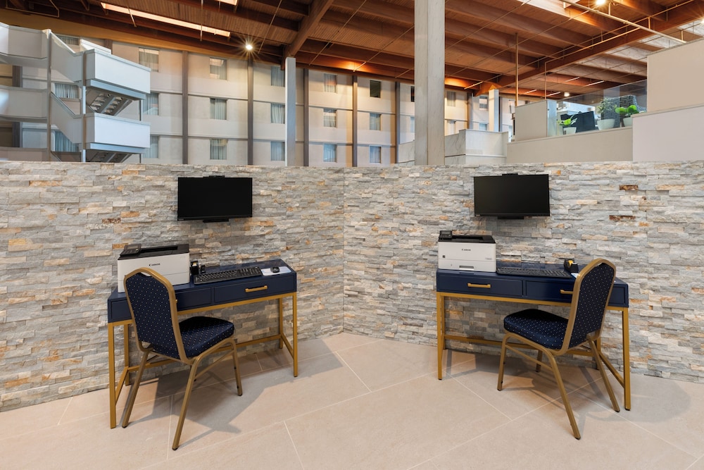 Ramada by Wyndham DFW Airport - photo 21