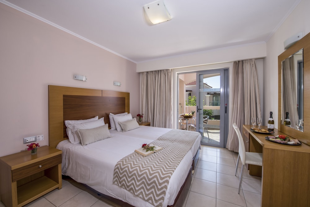 Isida Hotel — Chania — photo 5