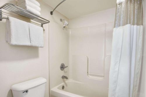 Days Inn By Wyndham Lexington Columbia - photo 9