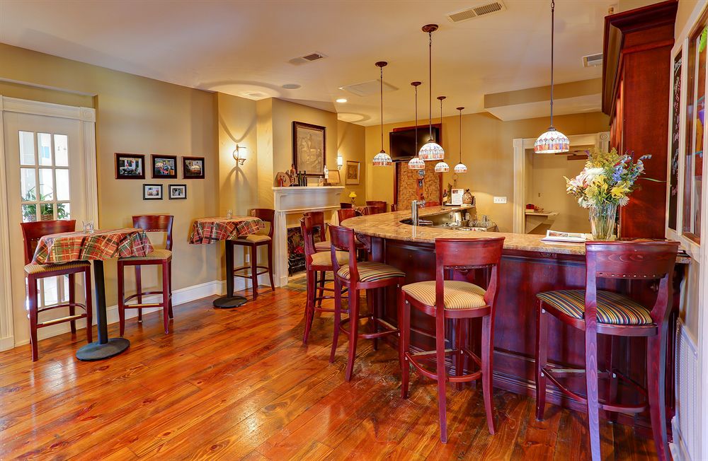 Brick Hotel on the Circle - photo 20