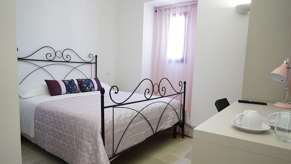 Duomo Guest House — 4-Star Luxury Hotel in Barletta, Italy
