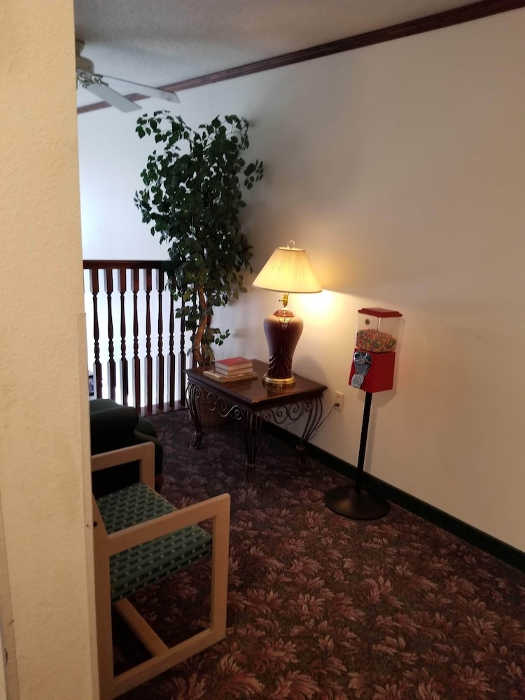 Bilmar Inn & Suites Dell Rapids Near Sioux Falls - photo 129