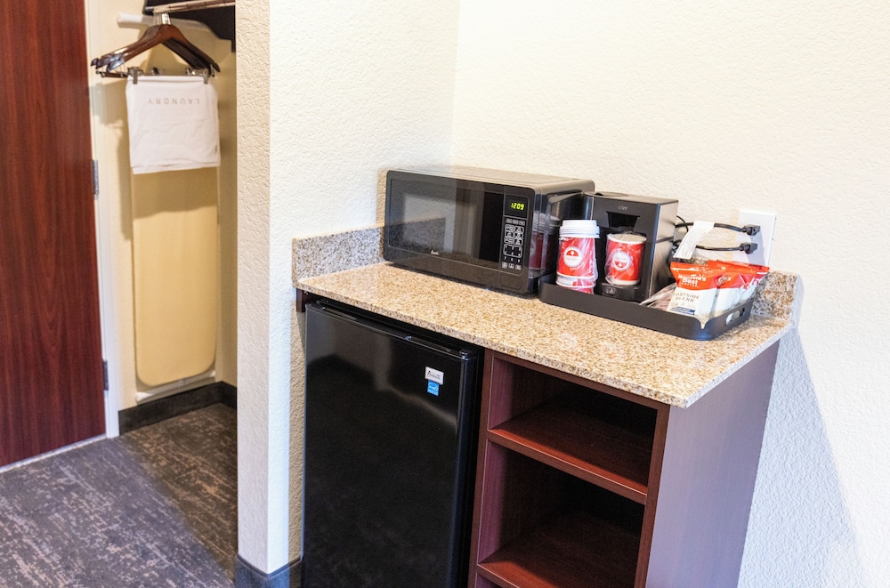 Cobblestone Inn & Suites Winters - photo 34