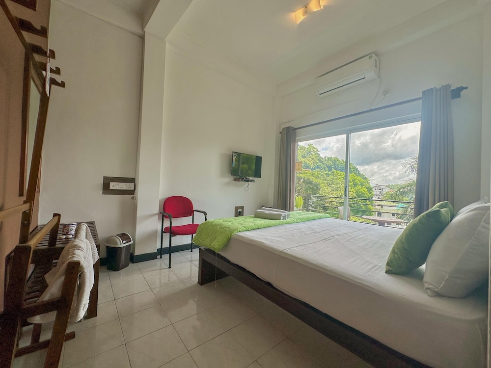 Forest Villa Hotel — Kandy — photo 2