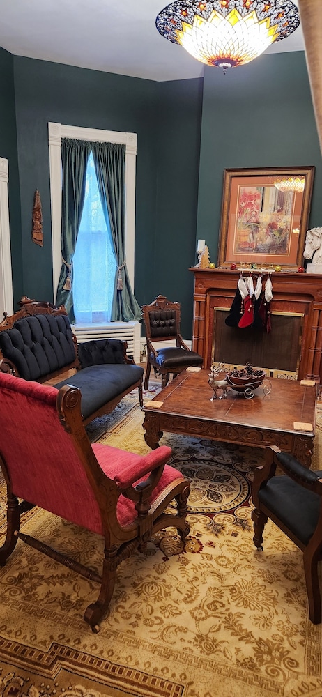 Oaklawn Inn Llc - photo 60
