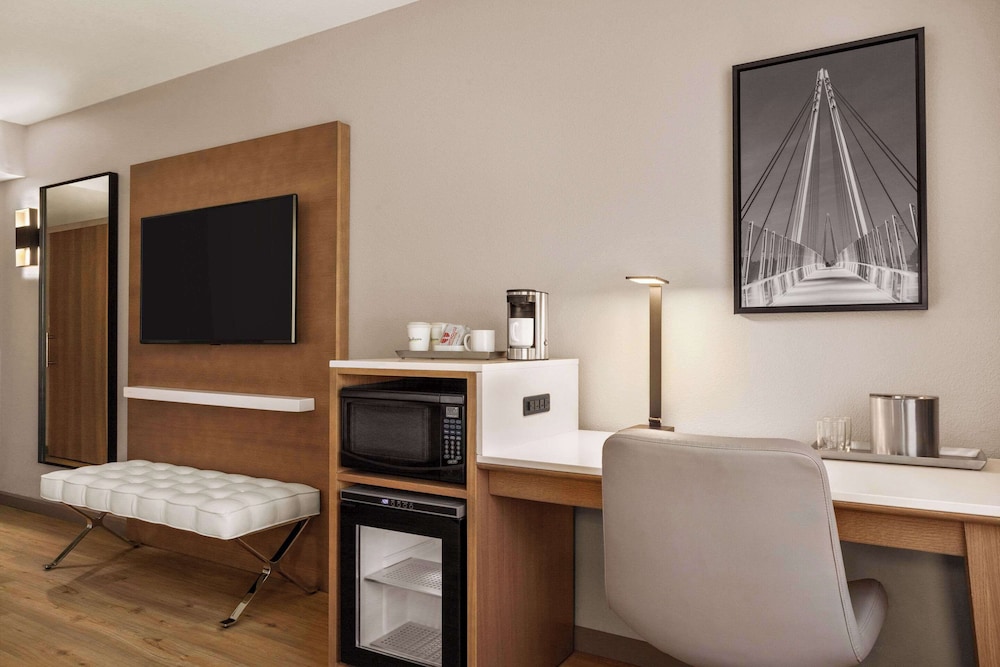 Radisson Hotel Sunnyvale Silicon Valley - photo 11