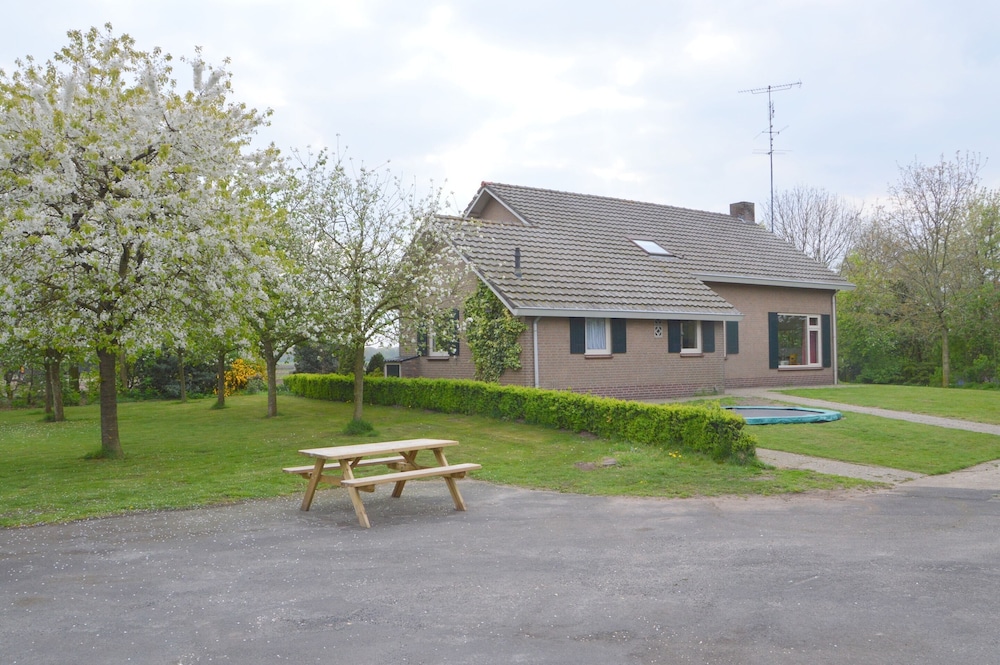 Holiday Home In Elsendorp With Garden 7173088 — Venray