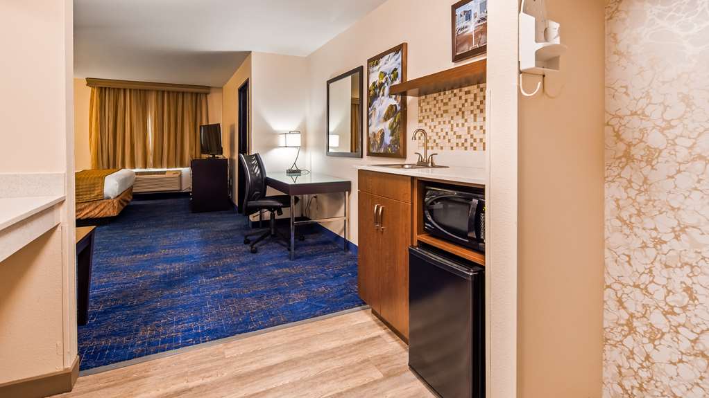 Best Western Plus Portland Airport Hotel & Suites - photo 8