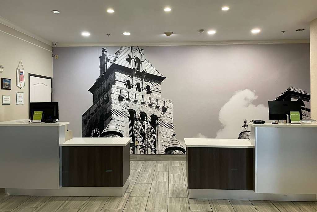 La Quinta Inn & Suites by Wyndham Waxahachie - photo 5