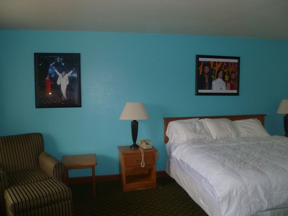 Retro Inn at Mesa Verde - photo 4
