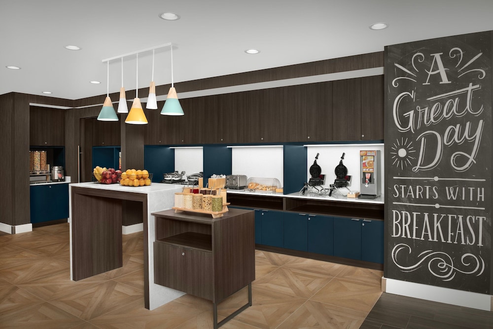 TownePlace Suites by Marriott Jacksonville Airport - photo 52