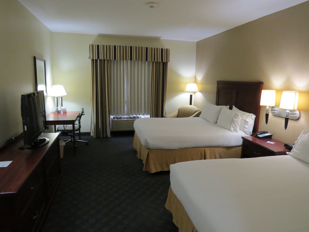 Holiday Inn Express & Suites Pampa by IHG - photo 22