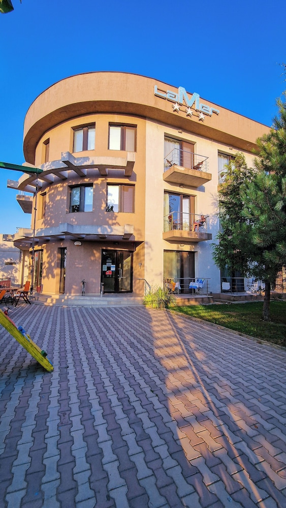 La Mer - carbon neutral hotel in Agigea
