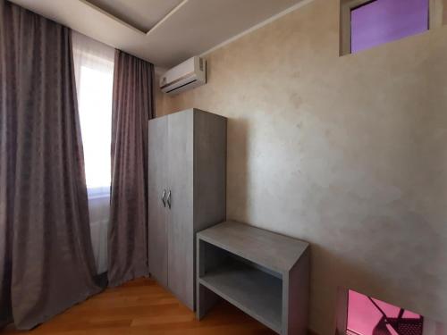 Makos Guest House