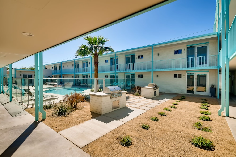Hollywood Studios in Downtown Phoenix - last minute hotel in Phoenix