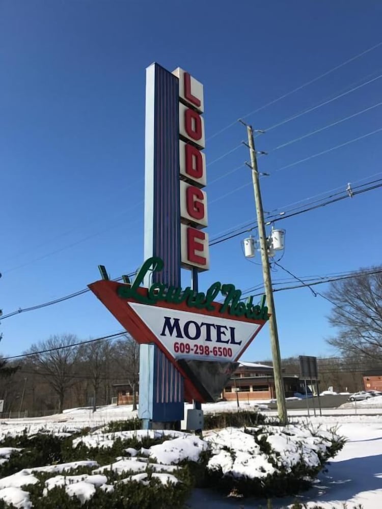 Laurel Notch Motel — hotel in Bordentown