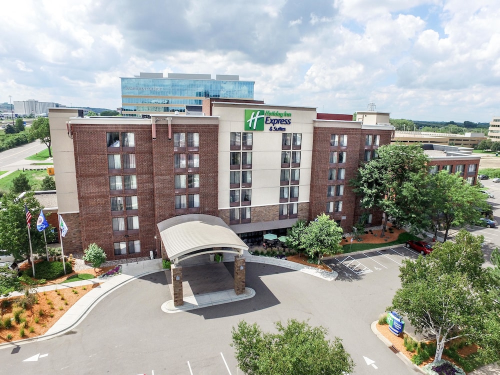 Holiday Inn Express & Suites Bloomington MPLS Arpt Area W by IHG - photo 47