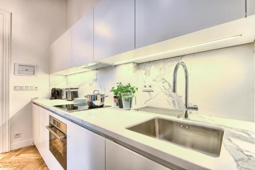 Jilska Palace Apartments — 4-Star Luxury Hotel in Prague, Czech Republic