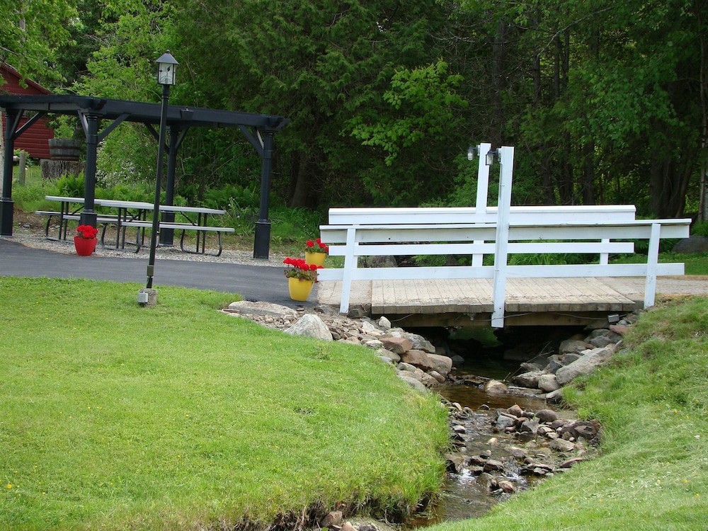 Bay Leaf Cottages & Bistro - photo 46