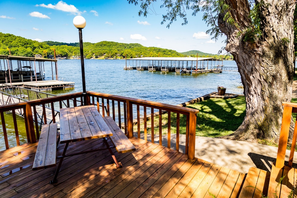 Point View Resort — Camdenton — photo 3