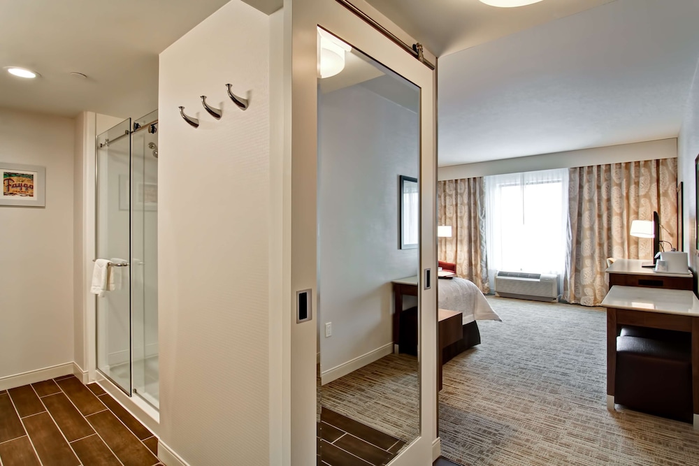 Hampton Inn & Suites Detroit Troy - photo 9