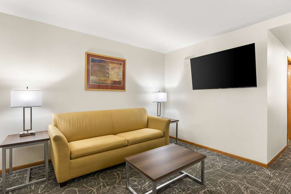 Best Western West Towne Suites - photo 39