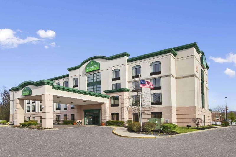 Comfort Inn and Suites Mt Laurel Cherry Hill — hotel in Voorhees