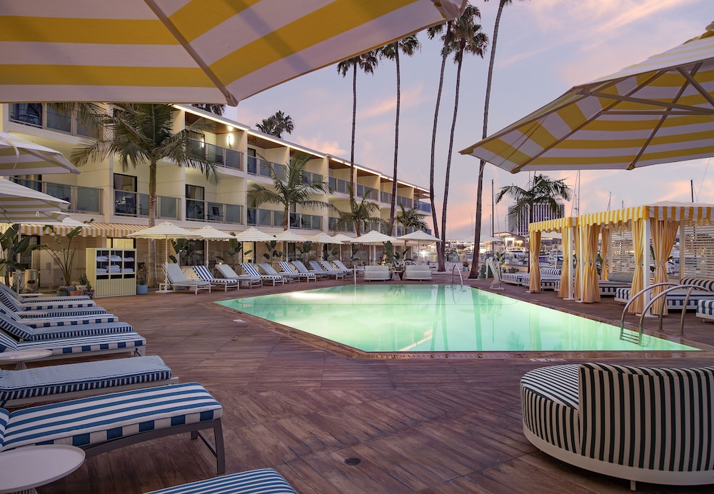 Marina del Rey Hotel - photo 21