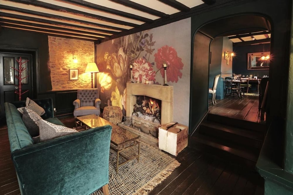 The Bull Hotel — hotel in Fairford
