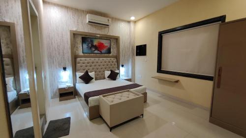 The Big Orchid - last minute hotel in Unknown City