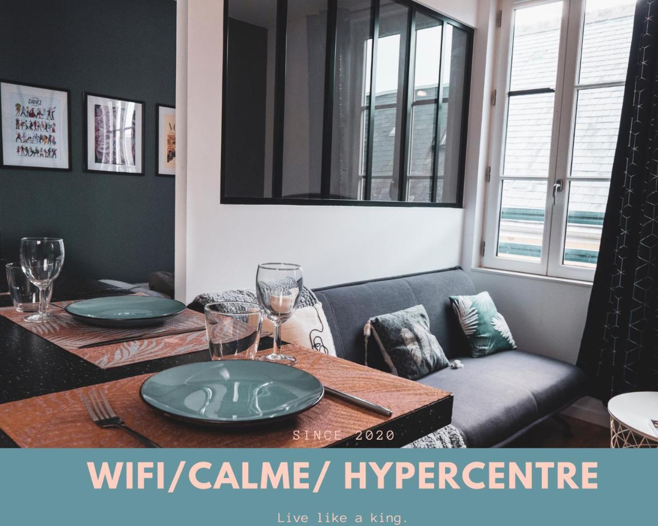 Behind The Glass Hypercentre — Amboise