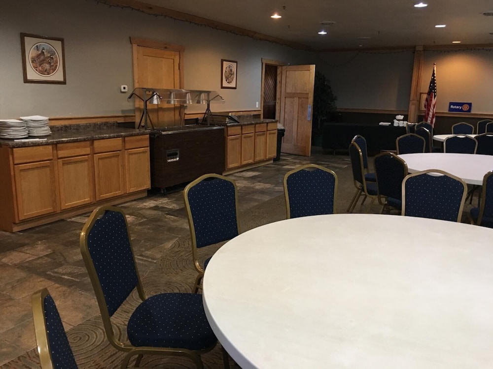 Southfork Motel - photo 18